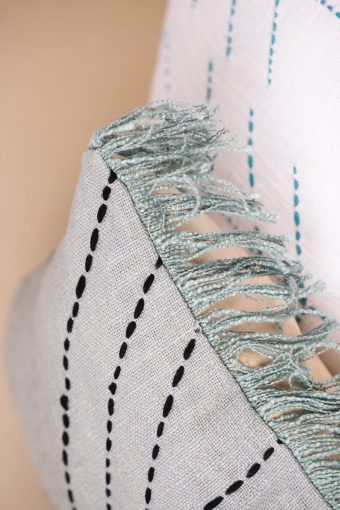 כרית LINEN HOURGLASS